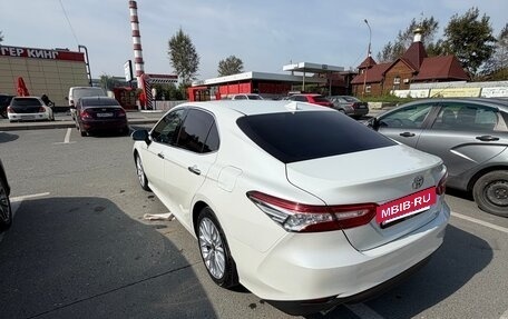 Toyota Camry, 2020 год, 2 950 000 рублей, 5 фотография