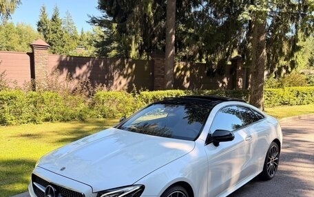 Mercedes-Benz E-Класс, 2018 год, 4 990 000 рублей, 1 фотография