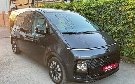 Hyundai Staria, 2022 год, 5 300 000 рублей, 1 фотография