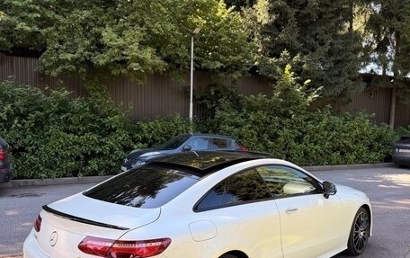 Mercedes-Benz E-Класс, 2018 год, 4 990 000 рублей, 3 фотография