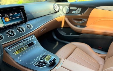 Mercedes-Benz E-Класс, 2018 год, 4 990 000 рублей, 17 фотография