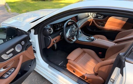Mercedes-Benz E-Класс, 2018 год, 4 990 000 рублей, 19 фотография
