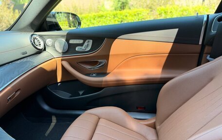 Mercedes-Benz E-Класс, 2018 год, 4 990 000 рублей, 18 фотография