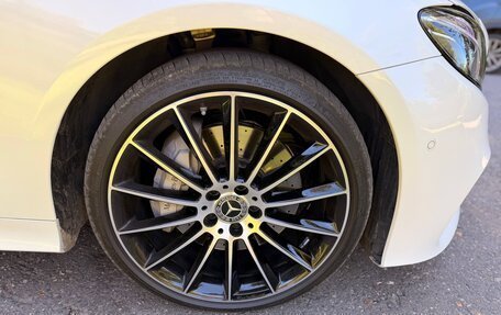 Mercedes-Benz E-Класс, 2018 год, 4 990 000 рублей, 27 фотография