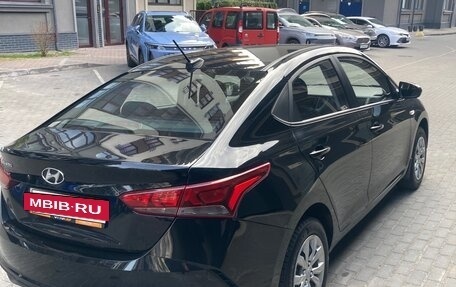 Hyundai Solaris II рестайлинг, 2021 год, 1 350 000 рублей, 5 фотография