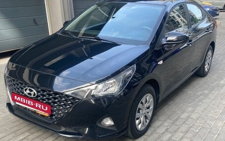 Hyundai Solaris II рестайлинг, 2021 год, 1 350 000 рублей, 3 фотография
