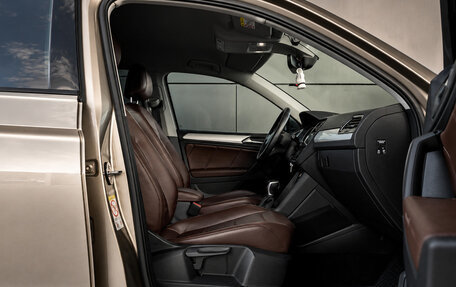 Volkswagen Tiguan II, 2021 год, 2 790 000 рублей, 17 фотография