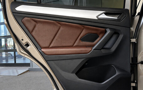 Volkswagen Tiguan II, 2021 год, 2 790 000 рублей, 19 фотография