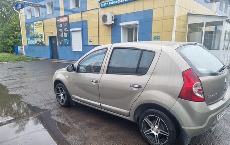 Renault Sandero I, 2010 год, 690 000 рублей, 2 фотография