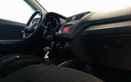 KIA Rio III рестайлинг, 2013 год, 930 000 рублей, 17 фотография