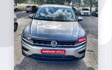 Volkswagen Tiguan II, 2020 год, 2 800 000 рублей, 1 фотография