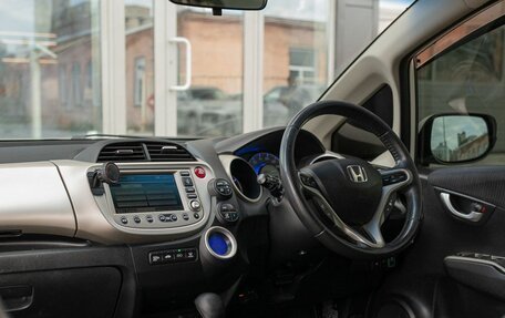 Honda Fit III, 2011 год, 850 000 рублей, 10 фотография