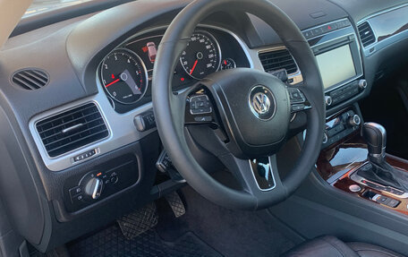 Volkswagen Touareg III, 2015 год, 2 700 000 рублей, 11 фотография