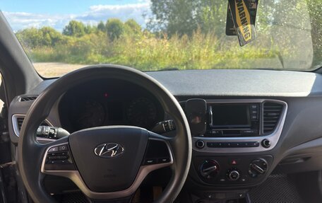 Hyundai Solaris II рестайлинг, 2019 год, 860 000 рублей, 12 фотография