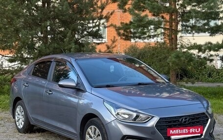 Hyundai Solaris II рестайлинг, 2019 год, 860 000 рублей, 3 фотография