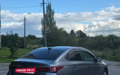 Hyundai Solaris II рестайлинг, 2019 год, 860 000 рублей, 5 фотография