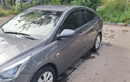 Hyundai Solaris II рестайлинг, 2016 год, 875 000 рублей, 2 фотография