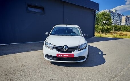 Renault Logan II, 2015 год, 400 000 рублей, 1 фотография