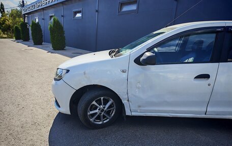 Renault Logan II, 2015 год, 400 000 рублей, 8 фотография