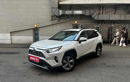 Toyota RAV4, 2020 год, 2 750 000 рублей, 1 фотография