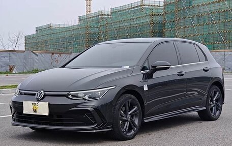Volkswagen Golf VIII, 2023 год, 2 190 000 рублей, 1 фотография