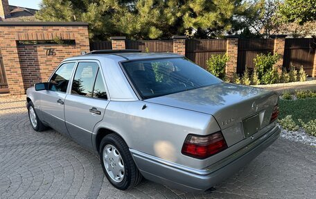 Mercedes-Benz E-Класс, 1995 год, 2 800 000 рублей, 1 фотография