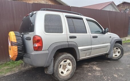 Jeep Liberty (North America) I, 2002 год, 550 000 рублей, 2 фотография