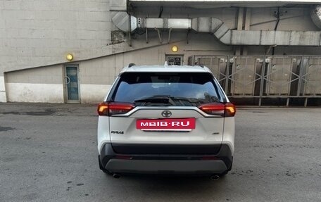 Toyota RAV4, 2020 год, 2 750 000 рублей, 2 фотография