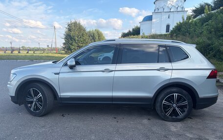 Volkswagen Tiguan II, 2020 год, 2 890 000 рублей, 6 фотография