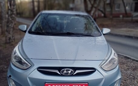 Hyundai Solaris II рестайлинг, 2013 год, 750 000 рублей, 4 фотография