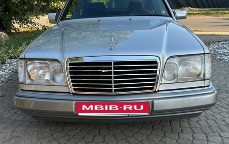 Mercedes-Benz E-Класс, 1995 год, 2 800 000 рублей, 3 фотография