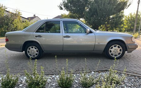 Mercedes-Benz E-Класс, 1995 год, 2 800 000 рублей, 5 фотография