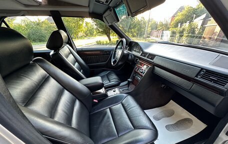 Mercedes-Benz E-Класс, 1995 год, 2 800 000 рублей, 23 фотография