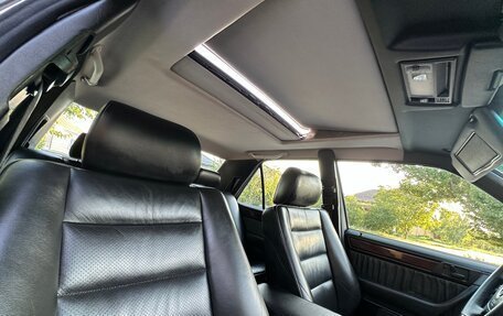 Mercedes-Benz E-Класс, 1995 год, 2 800 000 рублей, 24 фотография