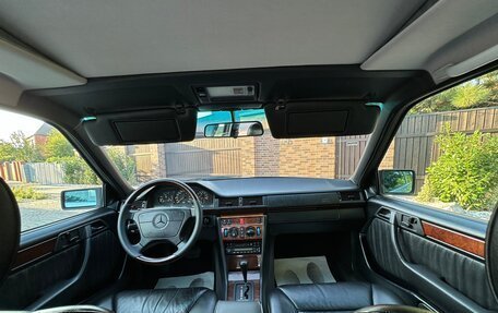Mercedes-Benz E-Класс, 1995 год, 2 800 000 рублей, 26 фотография