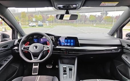 Volkswagen Golf VIII, 2023 год, 2 190 000 рублей, 9 фотография