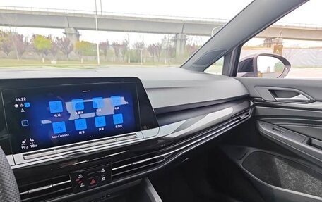 Volkswagen Golf VIII, 2023 год, 2 190 000 рублей, 12 фотография