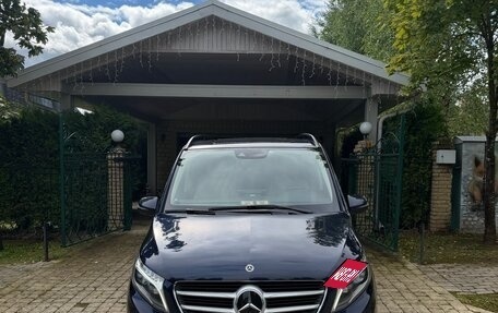 Mercedes-Benz V-Класс, 2018 год, 6 450 000 рублей, 1 фотография