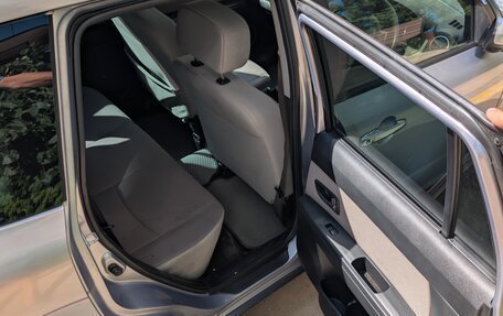 Mazda Verisa, 2004 год, 400 000 рублей, 12 фотография