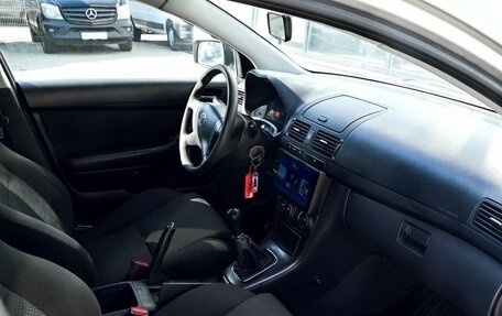 Toyota Avensis III рестайлинг, 2006 год, 639 000 рублей, 19 фотография