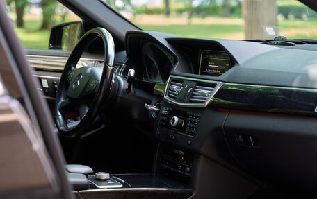 Mercedes-Benz E-Класс, 2011 год, 1 700 000 рублей, 29 фотография