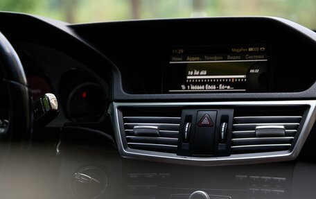 Mercedes-Benz E-Класс, 2011 год, 1 700 000 рублей, 38 фотография