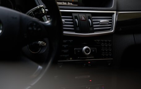 Mercedes-Benz E-Класс, 2011 год, 1 700 000 рублей, 37 фотография