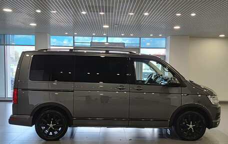 Volkswagen Multivan T6 рестайлинг, 2019 год, 4 520 000 рублей, 5 фотография