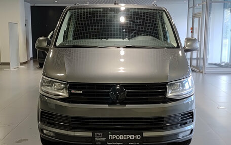 Volkswagen Multivan T6 рестайлинг, 2019 год, 4 520 000 рублей, 2 фотография