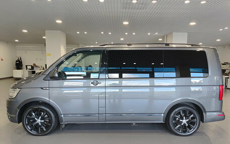 Volkswagen Multivan T6 рестайлинг, 2019 год, 4 520 000 рублей, 10 фотография