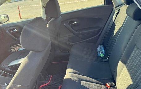 Volkswagen Polo VI (EU Market), 2015 год, 1 050 000 рублей, 8 фотография