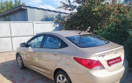Hyundai Solaris II рестайлинг, 2013 год, 900 000 рублей, 4 фотография