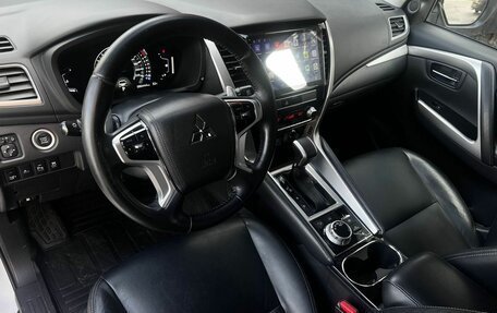Mitsubishi Pajero Sport III рестайлинг, 2020 год, 3 590 000 рублей, 7 фотография