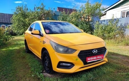 Hyundai Solaris II рестайлинг, 2019 год, 700 000 рублей, 1 фотография